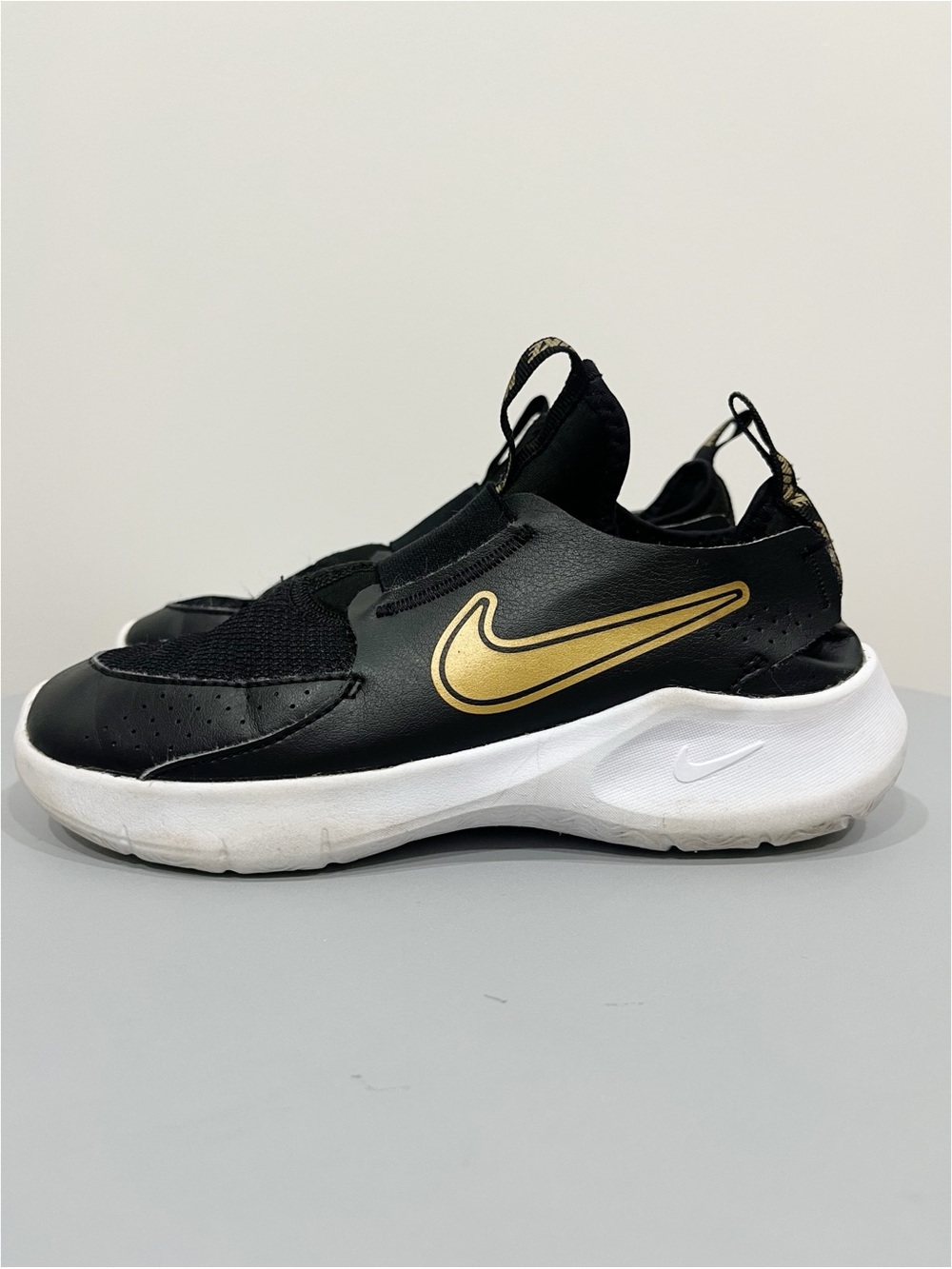 Nike Flex Runner 3 Kids Black Metallic Gold Slip On Sneakers 4Y FN1294-006